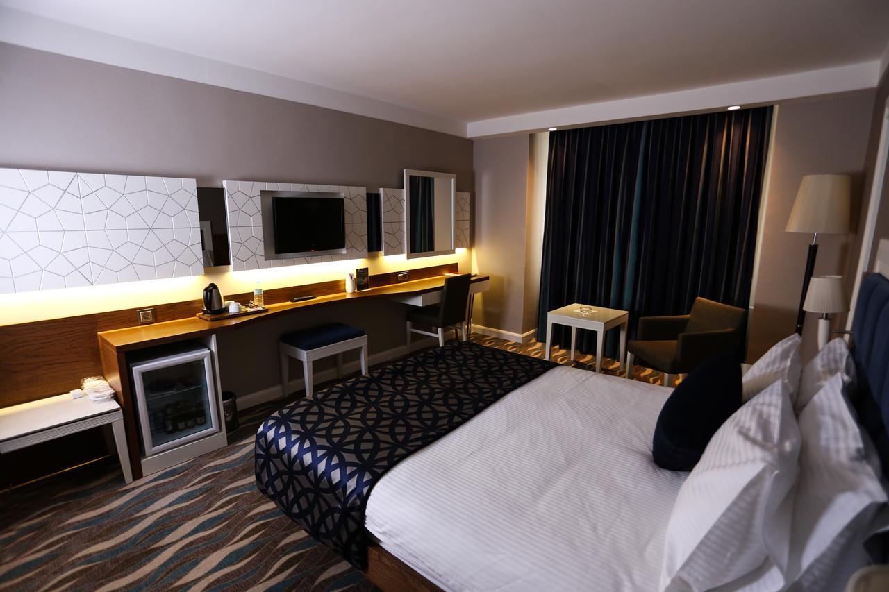 Sivas Bueyuek Hotel Buitenkant foto