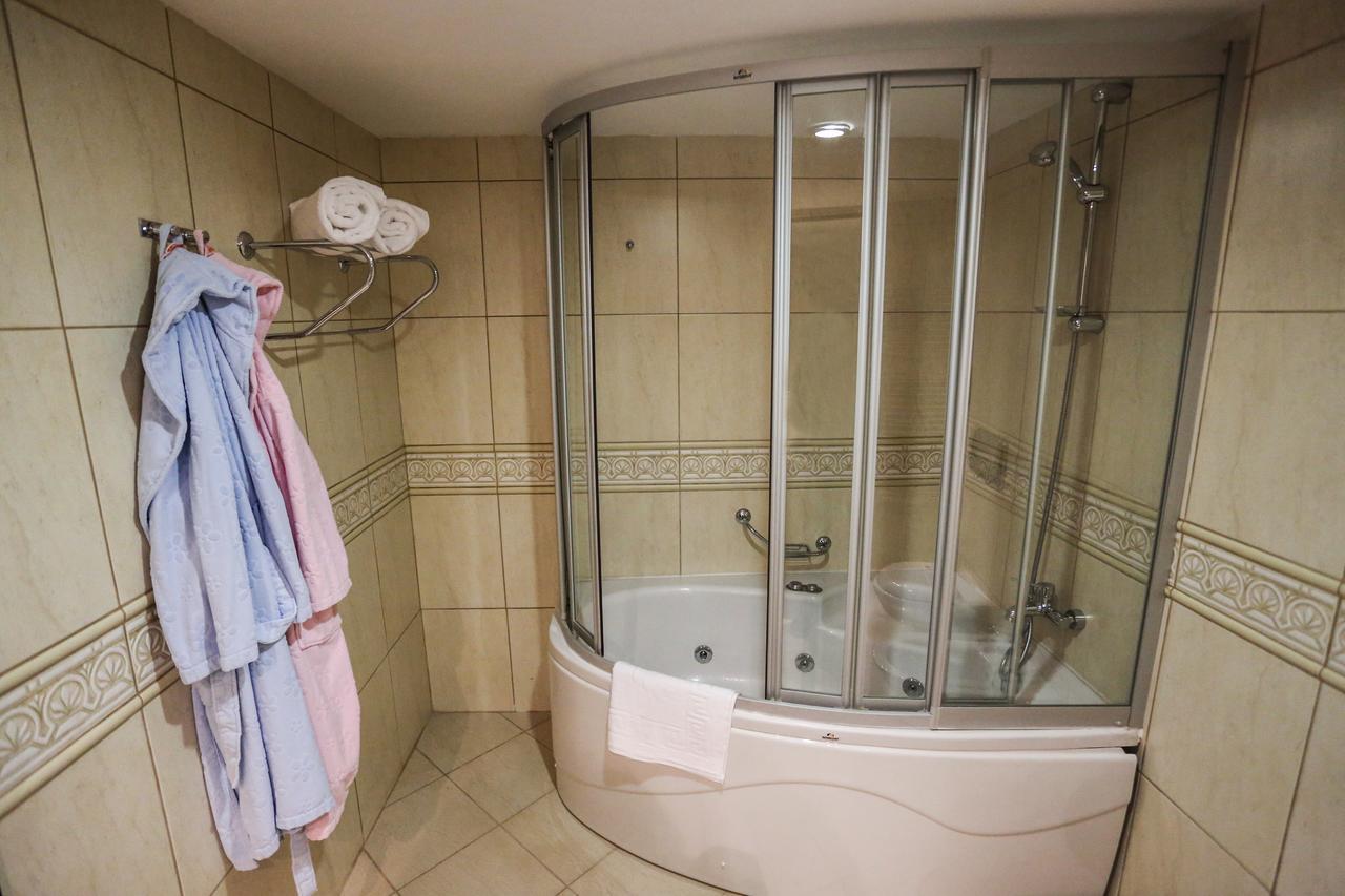Sivas Bueyuek Hotel Buitenkant foto